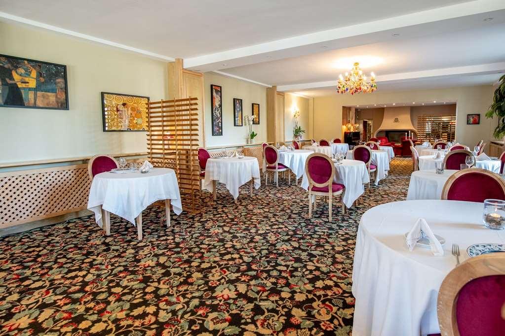 Hostellerie Des Cedres Villeneuve-de-Riviere Restaurant photo